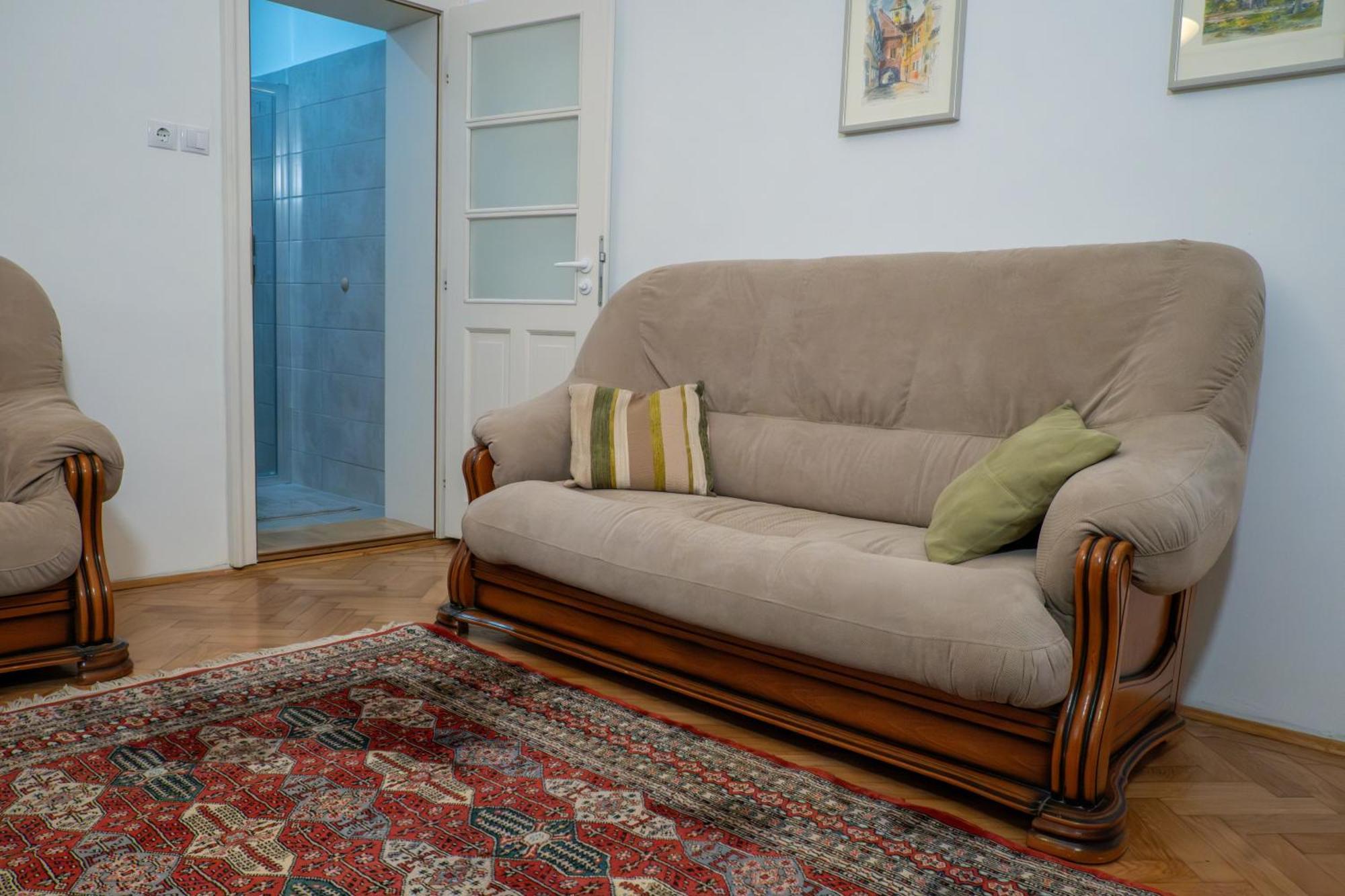 דירות בראשוב Casa Puscariu מראה חיצוני תמונה
