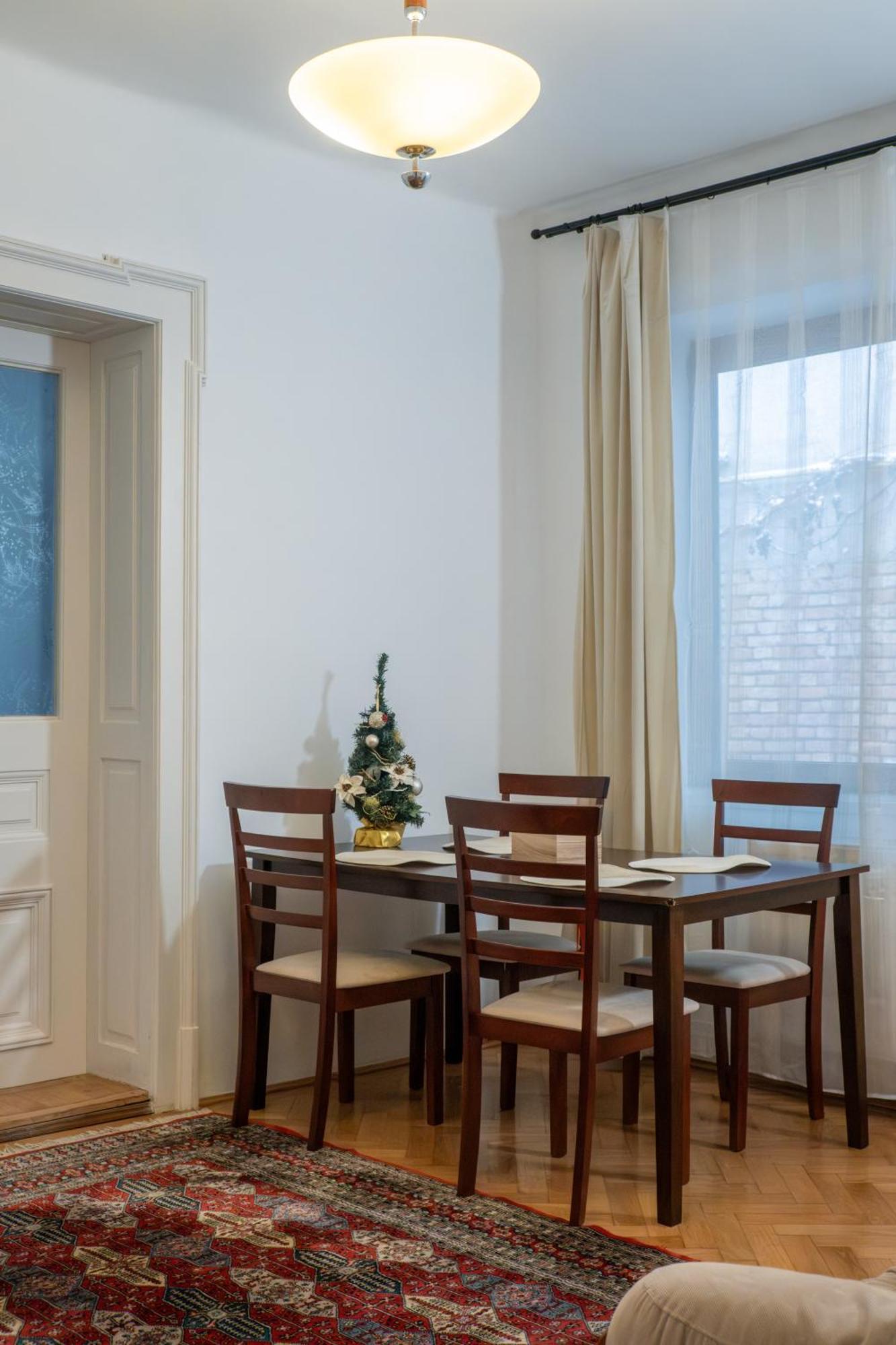 דירות בראשוב Casa Puscariu מראה חיצוני תמונה